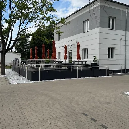 Garni Eastside Отель *