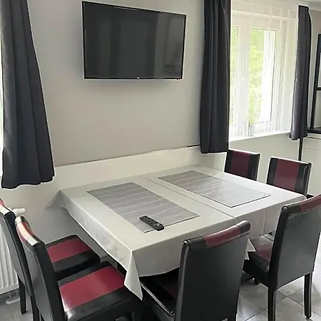 Garni Eastside فندق